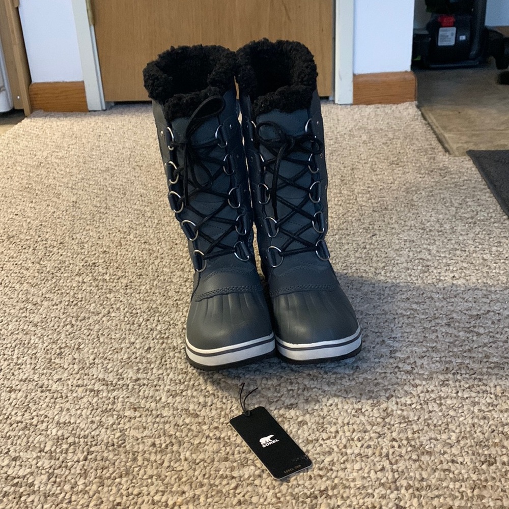 Sorel waterproof snow boots